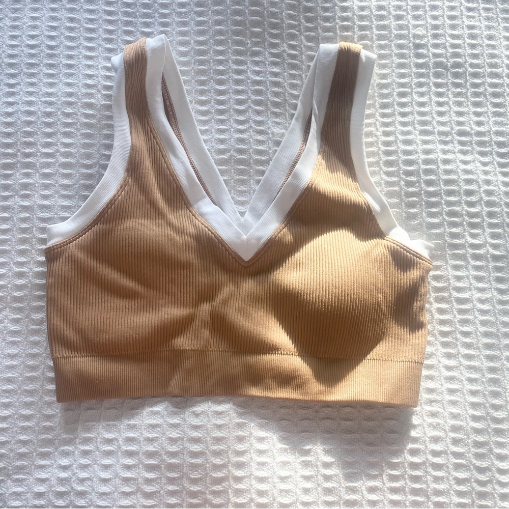 Aerie Tan and White Sports Bra
